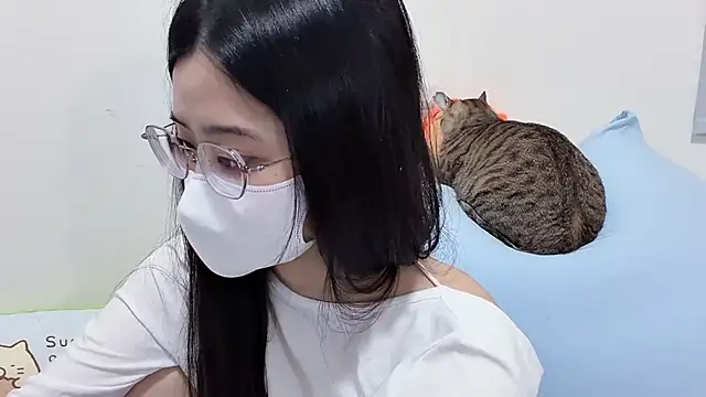 LHeart online show from 05/14/26, 01:40