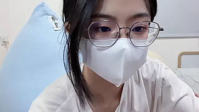 LHeart online show from 06/19/26, 01:37