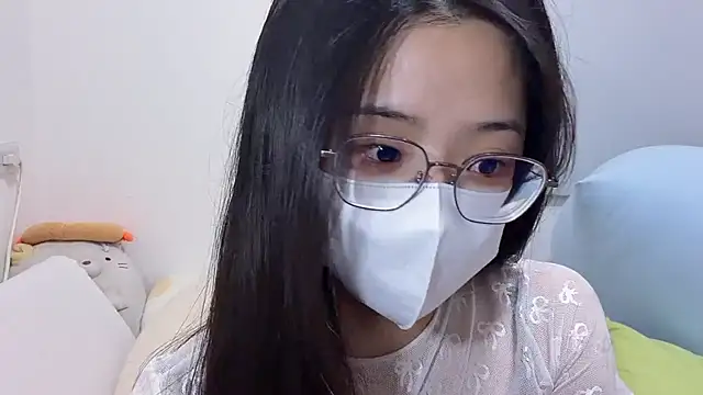 LHeart online show from 07/12/26, 01:02