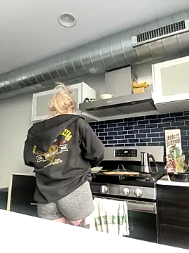 seeunexttuesday online show from 10/21/25, 06:08