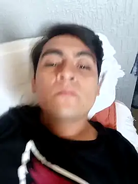 Snapshot of Ravenvodka chatting on 09/23/25, 04:54 Ravenvodka online show from 09/23/25, 04:54