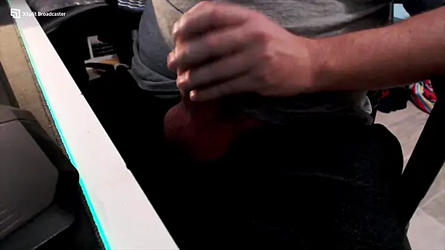 Snapshot of elgigologigante chatting on 10/23/25, 05:33 elgigologigante online show from 10/23/25, 05:33