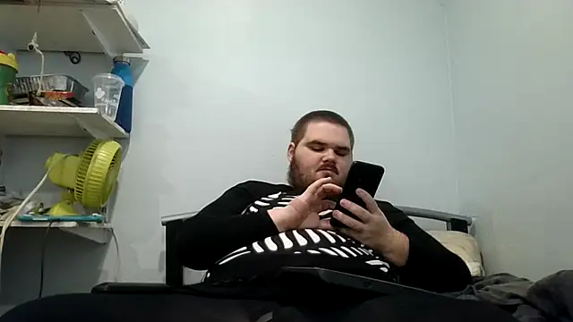 Snapshot of alexthe9t chatting on 12/03/25, 07:01 alexthe9t online show from 12/03/25, 07:01