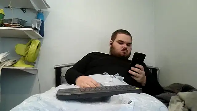 Snapshot of alexthe9t chatting on 12/04/25, 07:44 alexthe9t online show from 12/04/25, 07:44