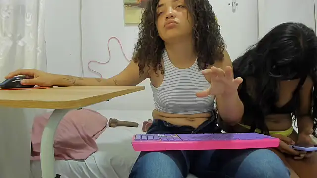 Snapshot of Andre_lezcano chatting on 10/17/25, 04:53 Andre lezcano online show from 10/17/25, 04:53