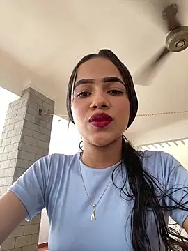 Snapshot of violeta_18x chatting on 12/15/25, 06:34 violeta 18x online show from 12/15/25, 06:34