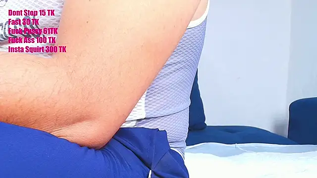 couplelove543 online show from 10/13/25, 06:41