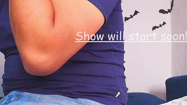 couplelove543 online show from 10/29/25, 01:35