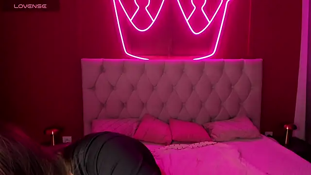 StacyWells online show from 10/12/25, 01:26