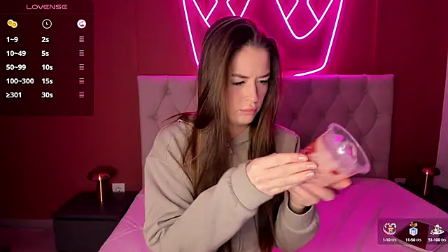 StacyWells online show from 10/14/25, 02:23