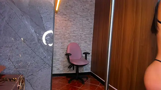 Stephany Rodriguez online show from 12/14/25, 11:04