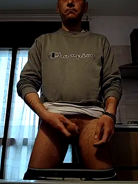 Snapshot of Alessio1987 chatting on 03/12/26, 06:30 Alessio1987 online show from 03/12/26, 06:30