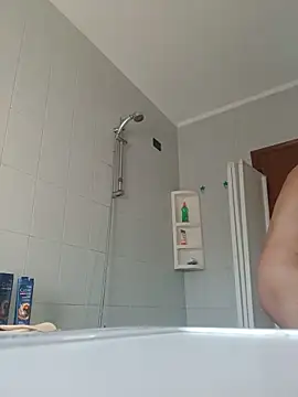 Snapshot of Alessio1987 chatting on 06/08/26, 05:52 Alessio1987 online show from 06/08/26, 05:52