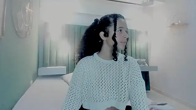 Sweet Lucyy online show from 09/28/25, 04:18