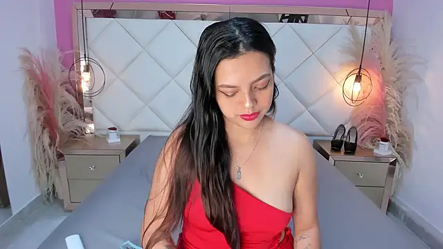 Lucianaa Collins online show from 10/03/25, 12:13