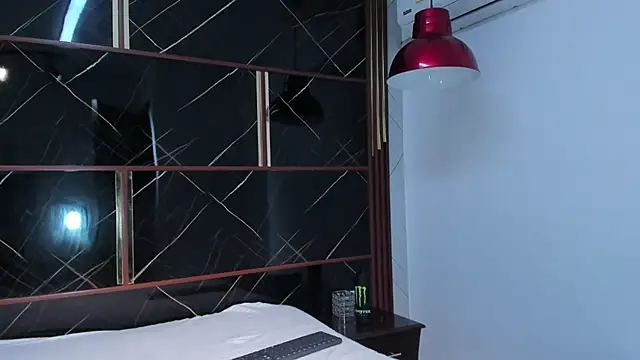 Snapshot of HannyThompson chatting on 11/02/25, 12:51 HannyThompson online show from 11/02/25, 12:51