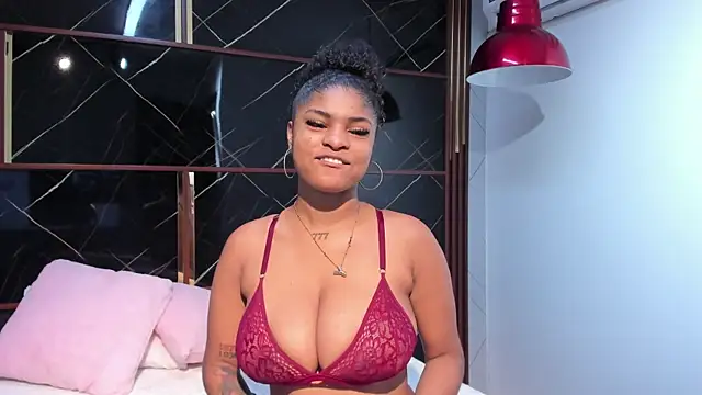 Snapshot of HannyThompson chatting on 11/04/25, 12:48 HannyThompson online show from 11/04/25, 12:48