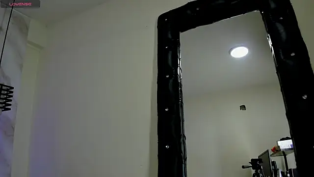 Luciifeer  online show from 09/25/25, 06:33