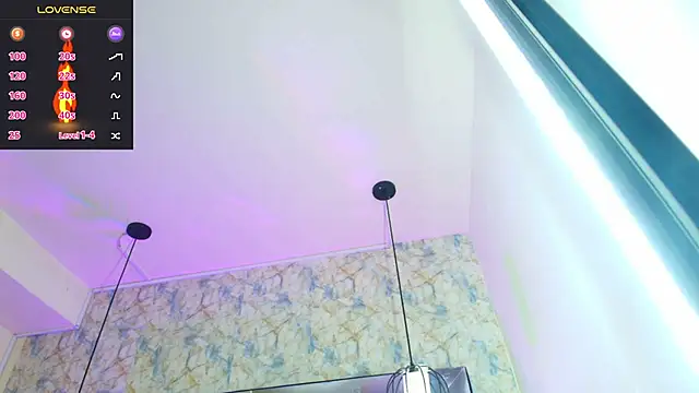 Snapshot of Luciifeer_ chatting on 11/21/25, 06:39 Luciifeer online show from 11/21/25, 06:39