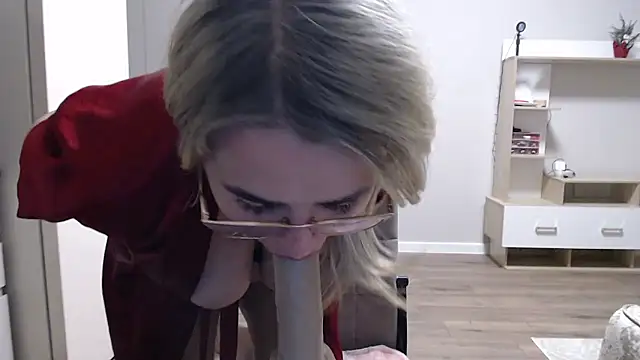 Snapshot of EleanoraDream chatting on 01/11/26, 09:03 EleanoraDream online show from 01/11/26, 09:03