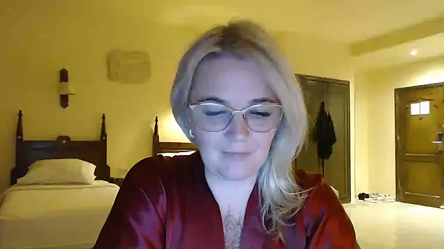 Snapshot of EleanoraDream chatting on 02/04/26, 09:09 EleanoraDream online show from 02/04/26, 09:09