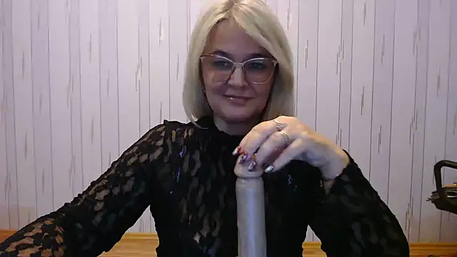 Snapshot of EleanoraDream chatting on 02/26/26, 03:00 EleanoraDream online show from 02/26/26, 03:00