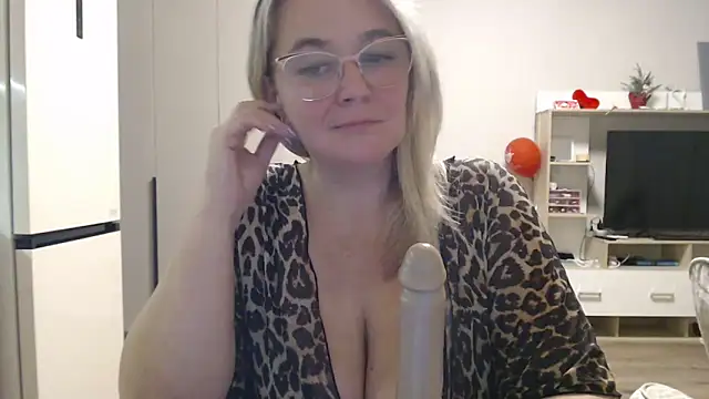Snapshot of EleanoraDream chatting on 03/27/26, 04:51 EleanoraDream online show from 03/27/26, 04:51