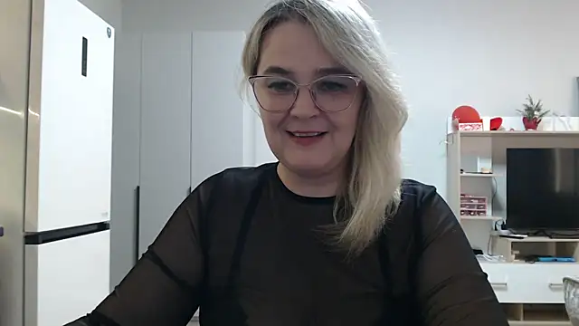 Snapshot of EleanoraDream chatting on 04/12/26, 01:05 EleanoraDream online show from 04/12/26, 01:05