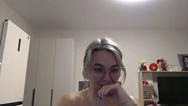 Snapshot of EleanoraDream chatting on 05/09/26, 05:18 EleanoraDream online show from 05/09/26, 05:18
