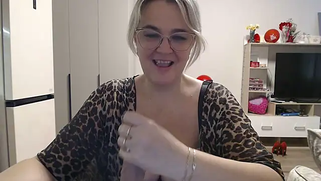 Snapshot of EleanoraDream chatting on 05/10/26, 07:13 EleanoraDream online show from 05/10/26, 07:13