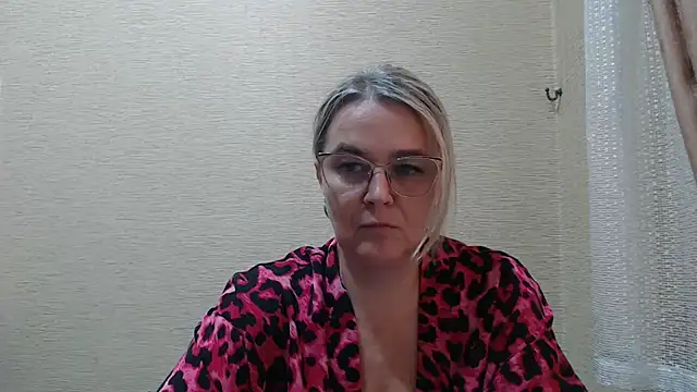 Snapshot of EleanoraDream chatting on 07/20/26, 09:01 EleanoraDream online show from 07/20/26, 09:01