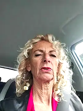 clarabell4 online show from 10/17/25, 06:38