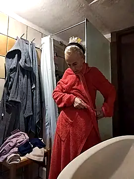 clarabell4 online show from 10/22/25, 05:41