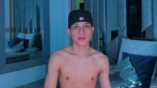 Sebax Young online show from 10/21/25, 07:58