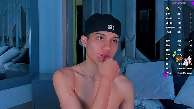 Sebax Young online show from 10/24/25, 07:54