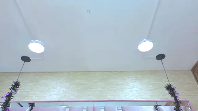 Snapshot of ThaliaCross chatting on 11/10/25, 08:08 ThaliaCross online show from 11/10/25, 08:08