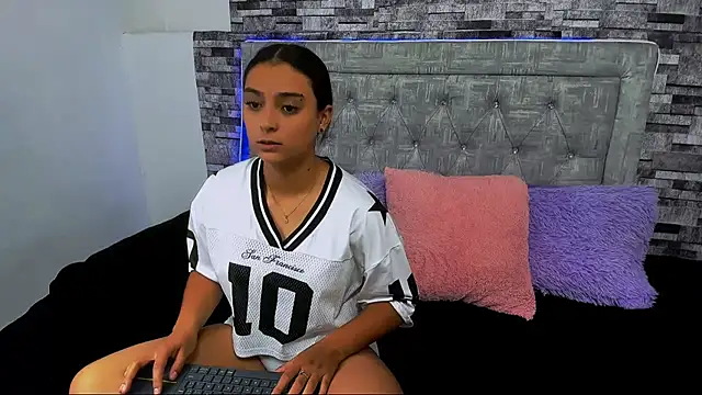 Snapshot of nicolexxaleja chatting on 10/16/25, 08:10 nicolexxaleja online show from 10/16/25, 08:10