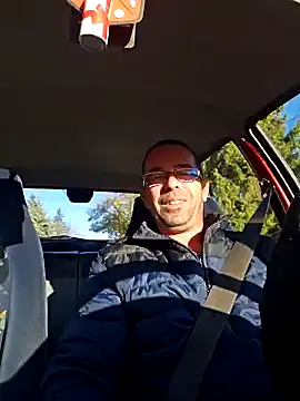 Snapshot of Thomas043 chatting on 10/27/25, 07:01 Thomas043 online show from 10/27/25, 07:01