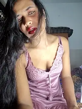 cute radhikaa online show from 09/12/25, 11:10