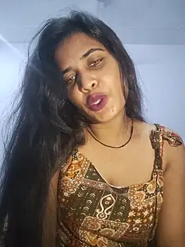 cute radhikaa online show from 06/10/26, 08:57