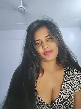 cute radhikaa online show from 06/14/26, 07:54