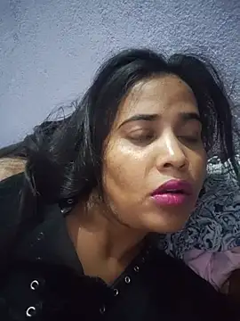 cute radhikaa online show from 06/23/26, 04:16