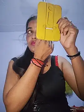 cute radhikaa online show from 07/15/26, 06:13