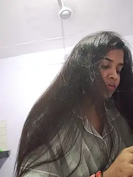 cute radhikaa online show from 07/17/26, 10:55