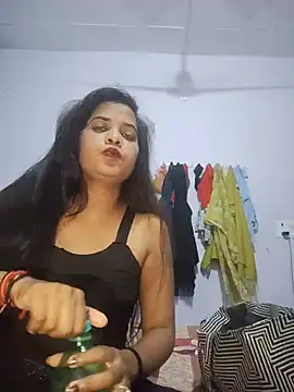 cute radhikaa online show from 07/18/26, 05:39