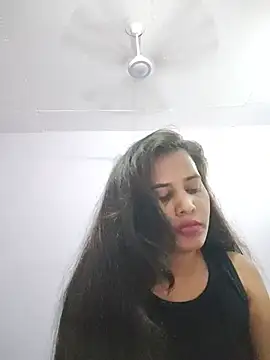 cute radhikaa online show from 07/26/26, 09:43