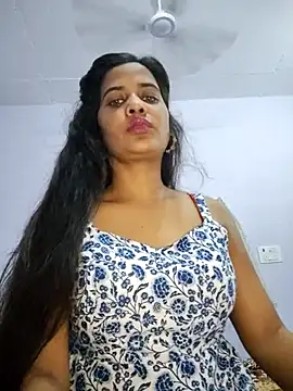 cute radhikaa online show from 07/31/26, 09:47