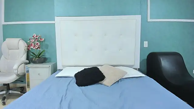 Snapshot of ania_gomez chatting on 12/02/25, 09:43 ania gomez online show from 12/02/25, 09:43