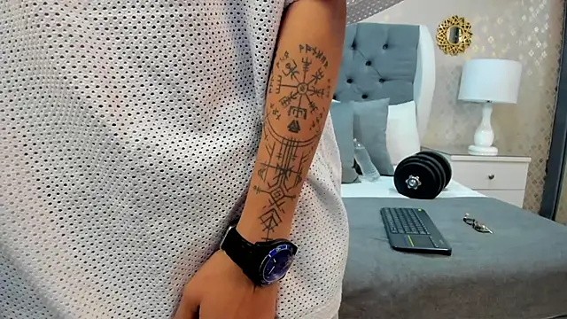 ZoeKrug online show from 09/22/25, 12:18