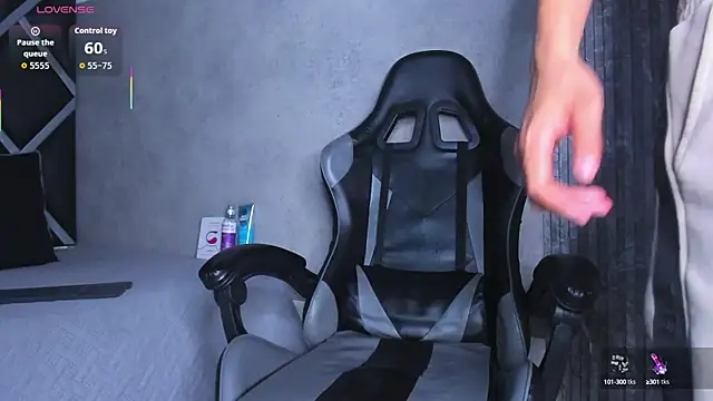 hot boy 04 online show from 09/18/25, 12:29